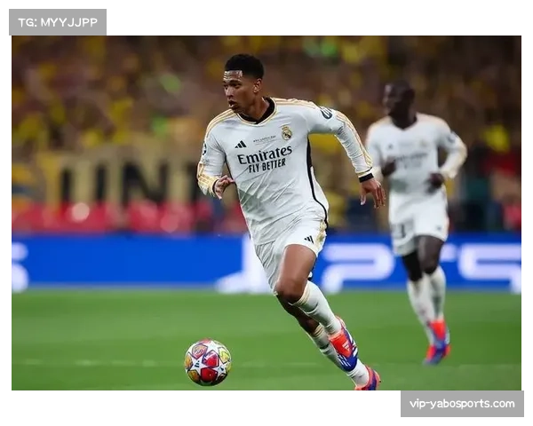 贝林厄姆伪九号角色激活皇马进攻，成战术关键棋子